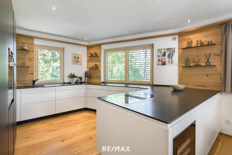 Design trifft Alpenflair – wunderschönes Einfamilienwohnhaus mit Einliegerwohnung im Zillertal!