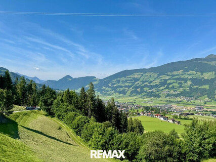 Unverbaubares Grundstück mit Raum für Wohnvisionen im Zillertal - „Naturnah. Weitblickend. Vielseitig “