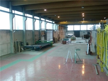 Rossau - Lager-/Produktionshalle mit Büroteil und Abstellplätzen