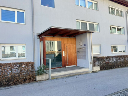 Ruhige 3-Zimmerwohnung mit Terrasse und TG