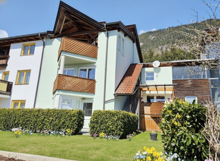 Top-Angebot ! Großes Reihenhaus mit 2 getrennten  Wohnungen in wunderschöner Lage