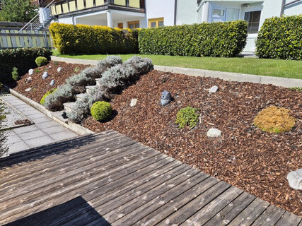 Top-Angebot ! Großes Reihenhaus mit 2 getrennten  Wohnungen in wunderschöner Lage