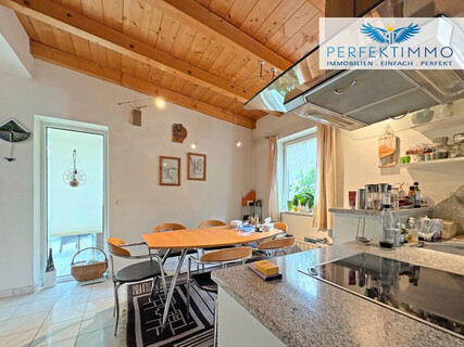 Großes Haus mit Einliegerwohnung und Doppelgarage