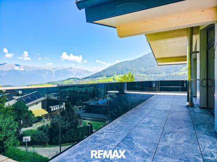 Ruhelage sogar in Schönberg! Penthouse der Extraklasse – Lift direkt in die Wohnung | 136 m² Panoramaterrasse | Haus-im-Haus-Konzept
