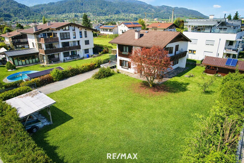 Rarität: Wunderschönes, großes Grundstück mit Altbestand