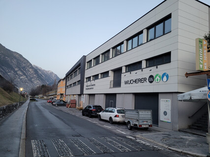 LANDECK-ZENTRALE LAGE: Interessante Geschäftshaushälfte in zentraler und attraktiver Lage zu verkaufen 