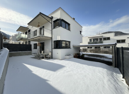 Familienglück in moderner Architektur – Ihr neues Zuhause in Inzing