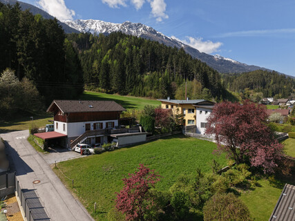 Ruhig gelegenes Baugrundstück am Waldrand in Hatting