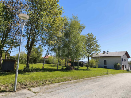 RARITÄT FÜR BAUTRÄGER 2.491 M² GESAMTFLÄCHE, VOLL AUFGESCHLOSSEN KEIN BAUZWANG