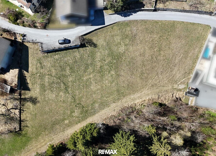 Sonniges Baugrundstück mit zusätzlicher Grünfläche am Waldrand – Aussichtslage in Arzl!