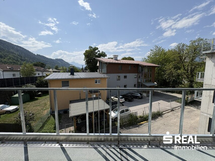 Sonnige neue Dachgeschoßwohnung Hall