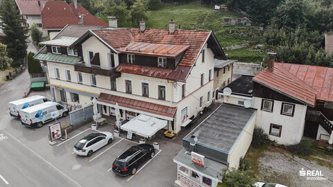 Haushälfte mit großem Entwicklungspotenzial in zentraler Lage von Reutte