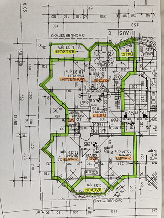 Matrei am Brenner, Sportplatzsiedlung 128-130, 3-Zimmer-Maisonettewohnung mit 3 Balkonen + TG Abstellplatz (große separate Box 3,75x6m) + 2 Kellerabreile
