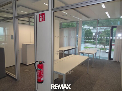 Moderne Büroflächen mit Parkplätzen in sehr guter Verkehrslage von Wattens zu mieten