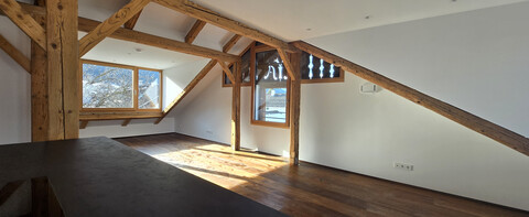 PENTHOUSE m. Holzdachstuhl 3-Zi. - Götzens 