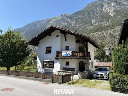 Sanierungsbedürftiges Wohnhaus in schöner Lage von Schönwies!