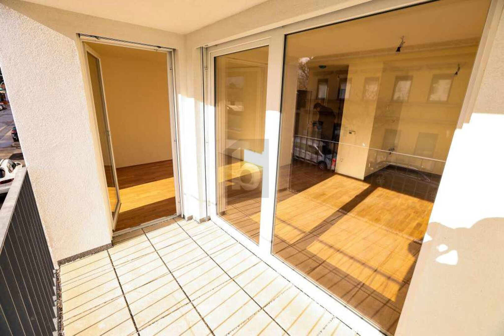 SINGLE-HIT MIT LOGGIA ? TOP FÜR PENDLER