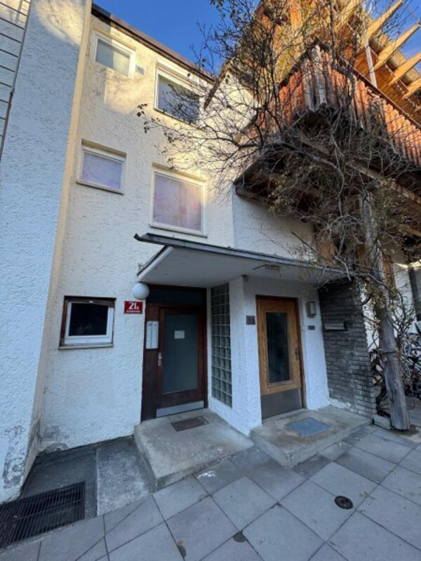 INNSBRUCK - Langfristig vermietete Garconnière mit Südbalkon in Kliniknähe