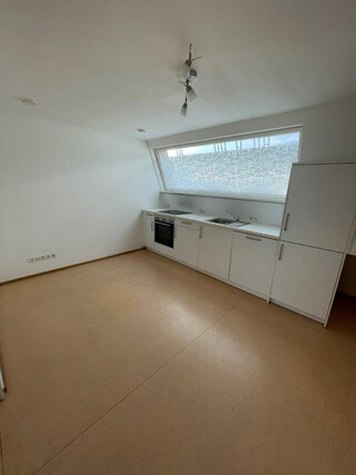 Ibk-Amras: nette WG-geeignete 2 Zimmerwohnung 