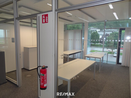 Moderne Büroflächen mit Parkplätzen in sehr guter Verkehrslage von Wattens zu mieten