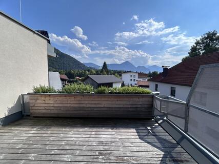 Kramsach Top 06: DG-Wohnung mit Bergblick & Südterrasse – Neubau 2023