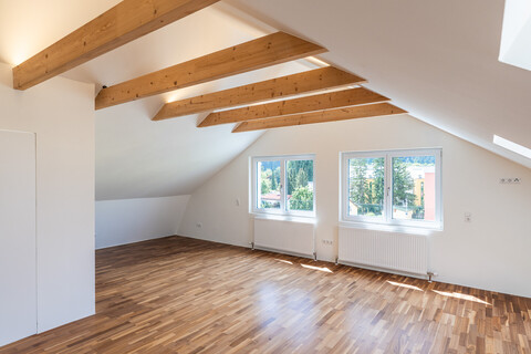 Sanierte Dachgeschoßwohnung in ruhiger Lage mit Weitblick