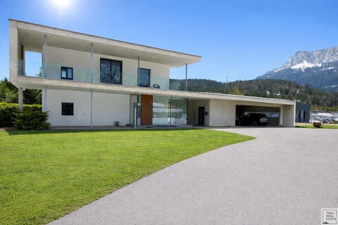 Wo Licht, Design und Ruhe verschmelzen – Exklusive Luxusvilla auf traumhaftem Grundstück