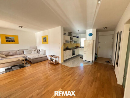 Helle 2,5-Zimmer-Wohnung mit verglaster Loggia und Tiefgarage in Götzens