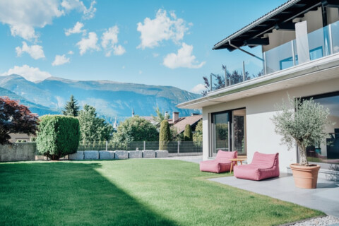 „ Luxus ist – wenn dieser Ausblick Ihnen gehört“ – Premium Gartenwohnung mit erstklassiger Architektur in bester Stadtlage