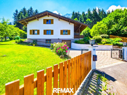 Pollingberg: Großzügiges Einfamilienhaus mit viel Platz, sonnigem Grundstück und vielfältigem Entwicklungspotenzial!