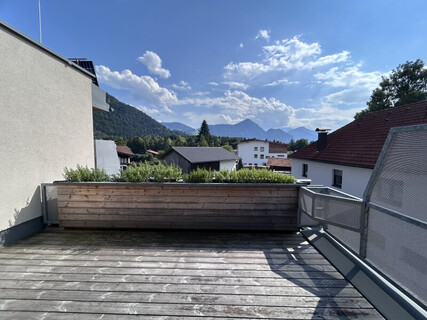 Kramsach Top 06: DG-Wohnung mit Bergblick & Südterrasse – Neubau 2023