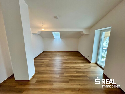 3-Zimmer-Dachgeschosswohnung in zentraler Lage von Höfen