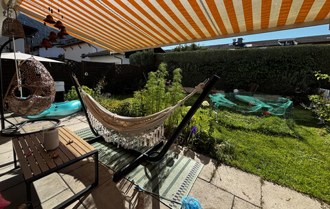 Wunderschöne modern renovierte Gartenwohnung mit Morgen- und Abendsonne und 2 Terrassen und Gärten