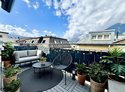 Schwaz: Seltene Gelegenheit – Exklusive Dachgeschosswohnung mit Südbalkon, Lift und Tiefgaragenplatz in absoluter Zentrumslage