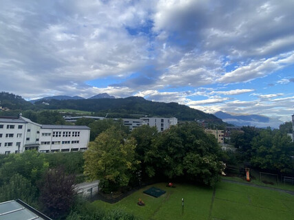 Moderne, ruhig gelegene Wohnung mit Balkon, Einbauküche & Tiefgarage in Innsbruck