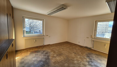 Attraktive Büro/Praxis in Innsbruck: 3 Zimmer mit Stadtblick