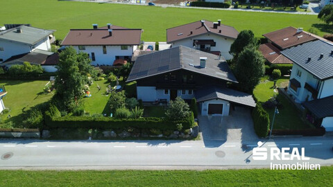 Attraktives Wohnhaus mit zwei Wohneinheiten in sonniger Aussichtslage von Itter