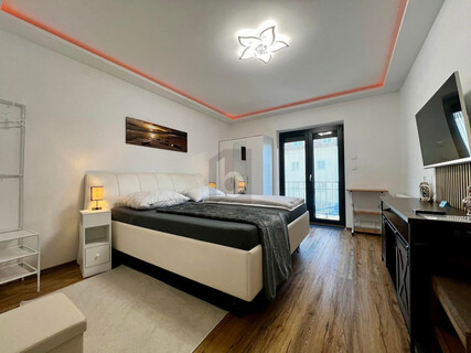 NEU SANIERT MIT NIEDRIGEN BK! SONNIGER BALKON UND GUTE INFRASTRUKTUR