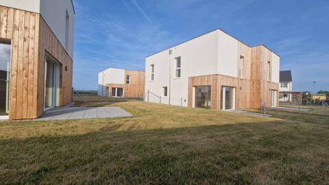 Bezugsfertig I Doppelhaushälfte I ca. 100m² Garten I Stellplätze vor der Tür I Luftwärmepumpe