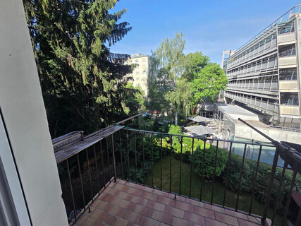 116 M² ALTBAUFLAIR MIT BALKON IN TOP-LAGE