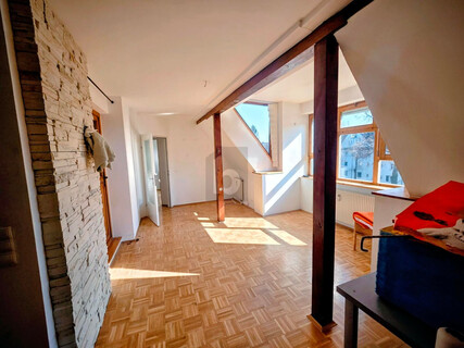 Preisreduktion! DACHJUWEL MIT BALKON ? STILVOLL WOHNEN MIT CHARME UND KOMFORT