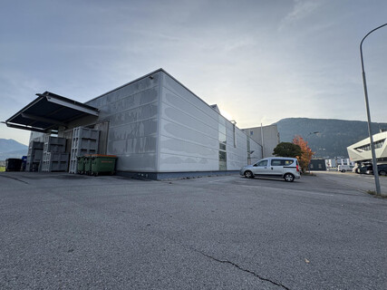 Halle rund 750 m²