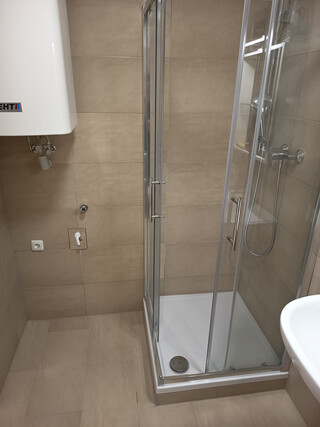 Frisch Sanierte 3 Zimmer Wohnung WG-Tauglich