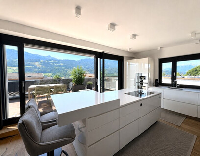 Exklusive Penthouse-Maisonette mit Panorama-Terrasse, Designer-Ausstattung und 3 Carports in Mils