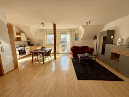 CHARMANTER UND VOLLMÖBLIERTER WOHNHIT AM LIESINGBACH