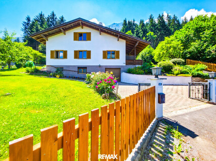 Pollingberg: Großzügiges Einfamilienhaus mit viel Platz, sonnigem Grundstück und vielfältigem Entwicklungspotenzial!