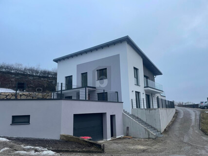 GROßZÜGIG MIT POOL, TERRASSE & BALKON ? INDIVIDUELL FERTIGSTELLBAR