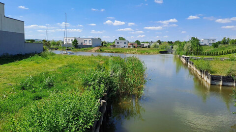 EXKLUSIVES SEEGRUNDSTÜCK MIT PRIVATEM SEEZUGANG IN OGGAU AM NEUSIEDLER SEE