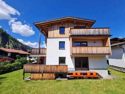 Erstbezug nach Generalsanierung: Sonniges Wohnhaus mit Garten & traumhaftem Zugspitzblick