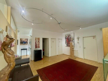 Perfekt aufgeteilte Bürofläche inkl. Ausstattung im Stadtzentrum von Imst zu vermieten!